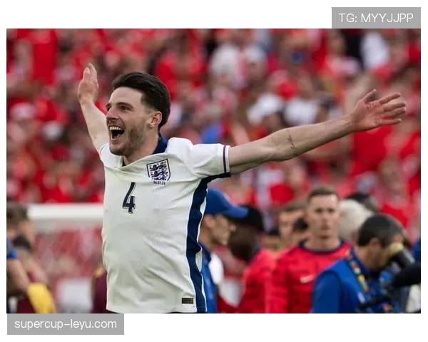 英格兰球迷热情高涨，欢庆国家队强势晋级新阶段