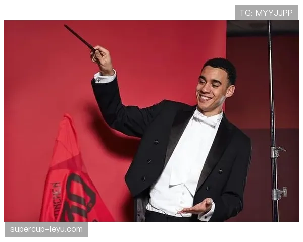 穆西亚拉技术动作慢镜解析：年轻天才尽显非凡才华与未来巨星潜质