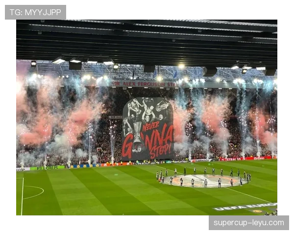 曼联阵容越拼越乱，根本不是构建而是临时凑战组合