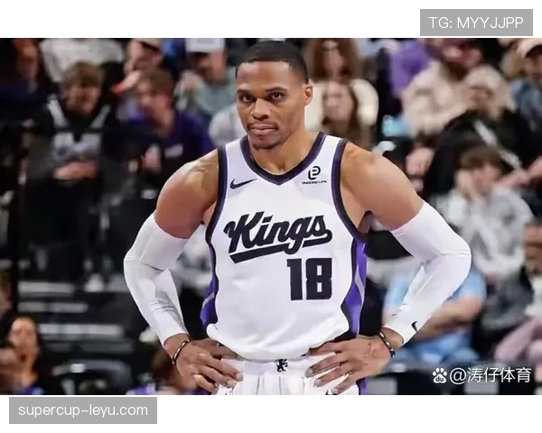 威斯布鲁克突破攻势提升球队关键时刻得分效率